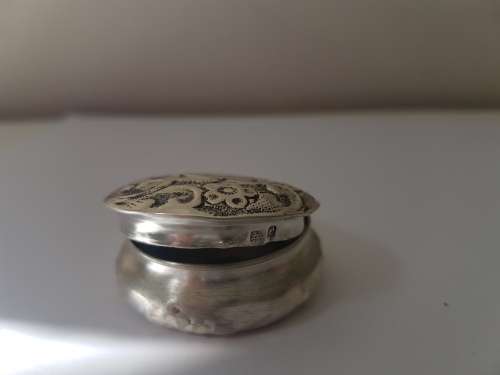 Sterling Silver Edwardian Powder Box/ Pill Box.  Marked Birmingham 1904.