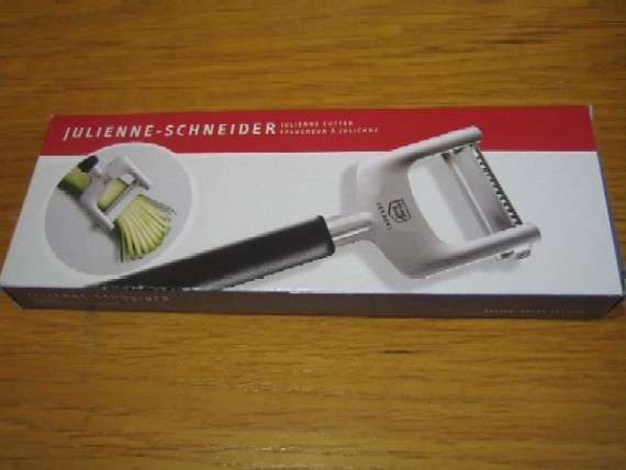 JULIENNE CUTTER, NEW, USEFUL, CHEAP. Strip Slicer . German, Stainless Steel, Dishwasher Proof !