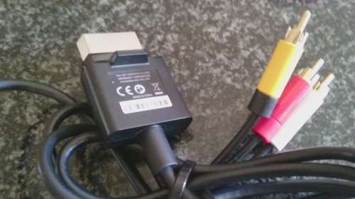 Xbox 360 kinect + 2 rechargeable batteries + Grand theft auto 4