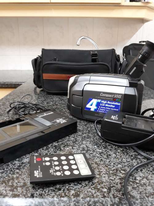 ##Vintage JVC VHS with neat Pullman bag##