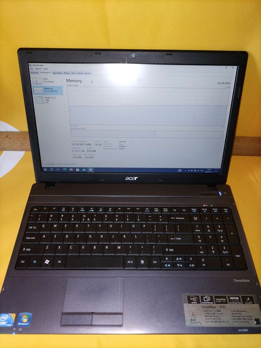 Acer TravelMate 5742, i3 M 380 2.53Ghz CPU, 4GB DDR3 RAM, 1TB HDD