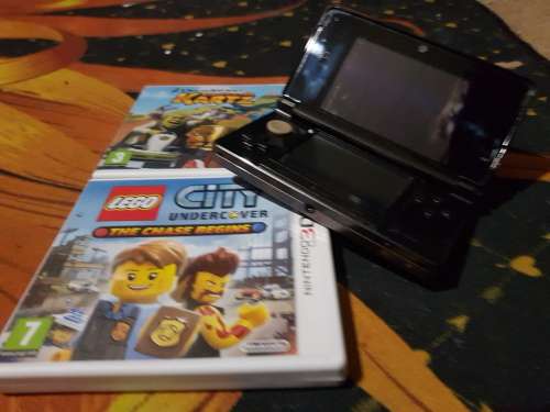 Nintendo 3DS + 2 3Ds Games
