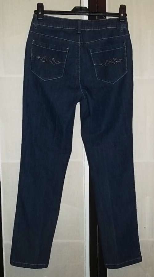 Woolworths magic slimleg jeans size 12
