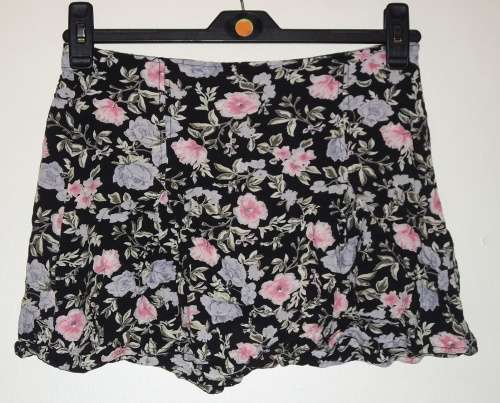 H & M floral short skirt size M