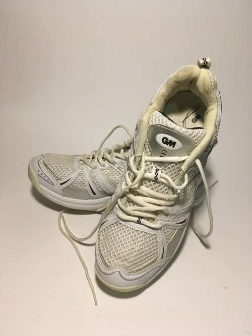 GM Octane Spiked Cricket Shoes Size: 7