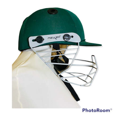 Maxed youth cricket helmet