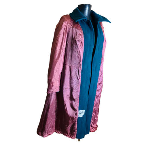 Vintage green coat Size: 34/36