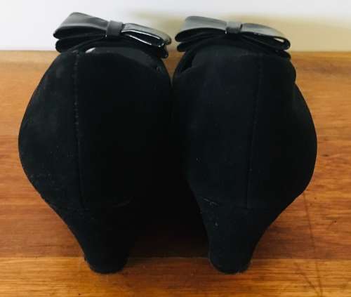 Kelso Black Peep toe Wedge Size: 3