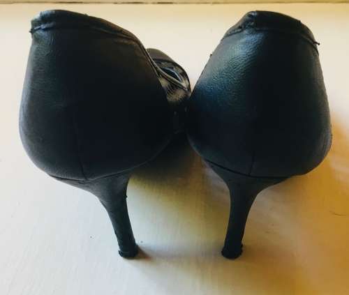 Black Lazer Cut Pointy Heels Size: 3