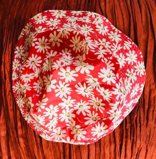 Vintage Red Floral Bucket Hat Size: S