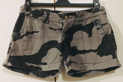 Billabong Camouflage Grey & Charcoal Shorts Size: 12