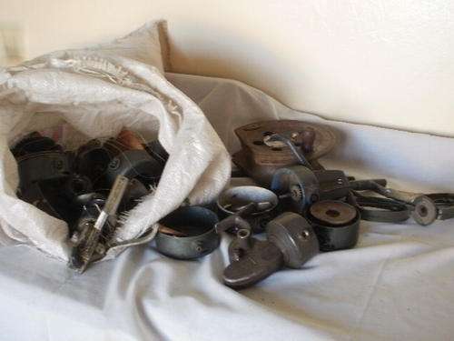 LOT OF REEL'S SPARE PARTS (B)