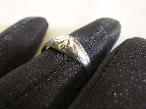 VINTAGE SILVER RING WITH ENGRAVING