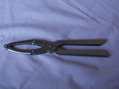 MONIS QUALITY WINES CHAMPAGNE OPENER