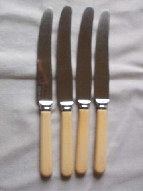FOUR IVORENE HANDLE KNIFE'S