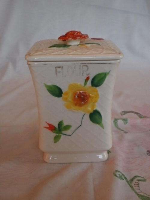 VINTAGE FLOUR CONTAINER
