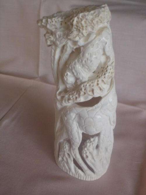 GIRAFFES & LEOPARD CARVED OUT OF IVORY - STUNNING (VIEW PHOTOS)