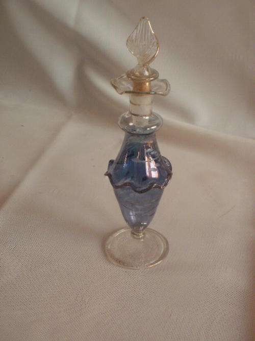 STUNNING DELICATE PERFUME BOTTLE