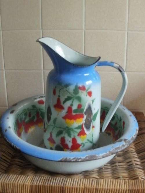 ENAMEL WASH BASIN & WATER PITCHER