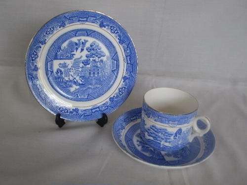 "GENUINE ROYAL GRAFTON WILLOW" WILLOW PATTERN TRIO