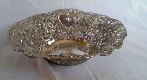 STUNNING SILVER PLATED ORNATE FRUIT BOWL