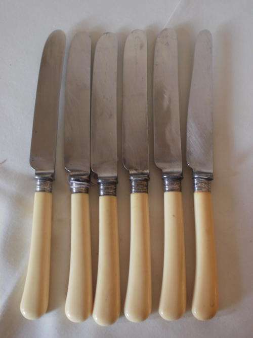 SET 6 SHEFFIELD SILVER COLLAR WITH BONE HANDLES KNIFES