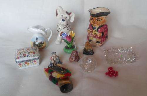 MIXED LOT OF ITEMS. ORNAMENTS, WADE, CRYSTAL ETC..