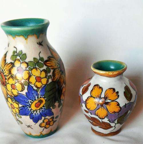 2892 EMITA.GOUDA  HOLLAND VASE & 2840 ESTHER GOUDA HOLLAND VASE