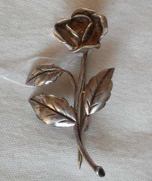 SILVER FLOWER BROOCH