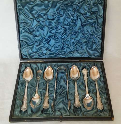 VICTORIAN SET OF TEA SPOONS & SUGAR NIP