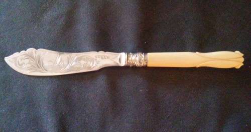 BONE HANDLE ORNATE SERVING KNIFE