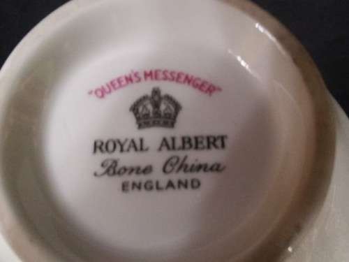 ROYAL ALBERT - QUEENS MESSENGER CREAMER