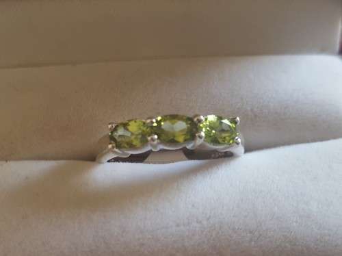 925 SILVER PERIDOT RING