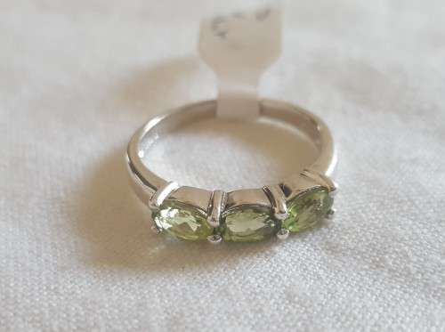 925 SILVER PERIDOT RING