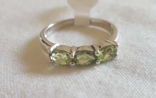 925 SILVER PERIDOT RING