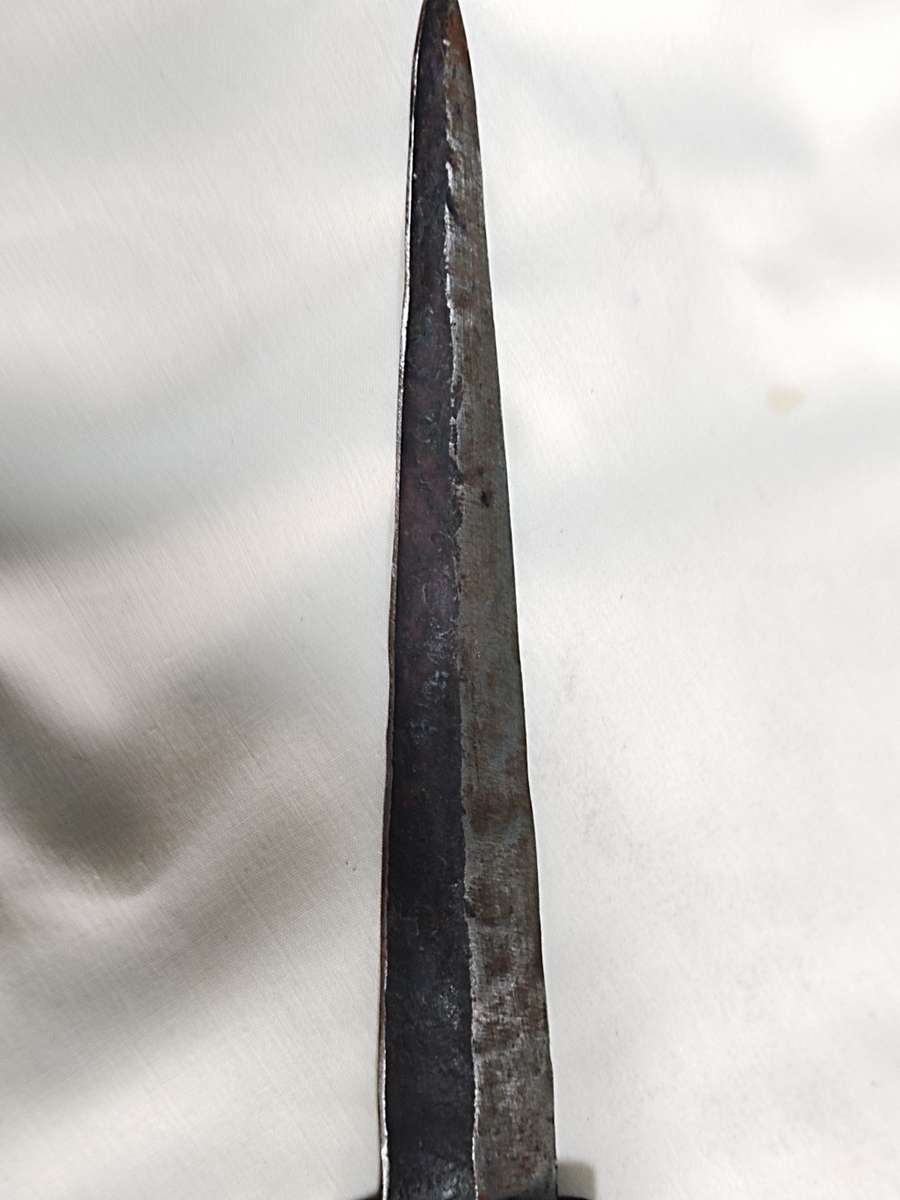 Ovambo Dagger with sheaf
