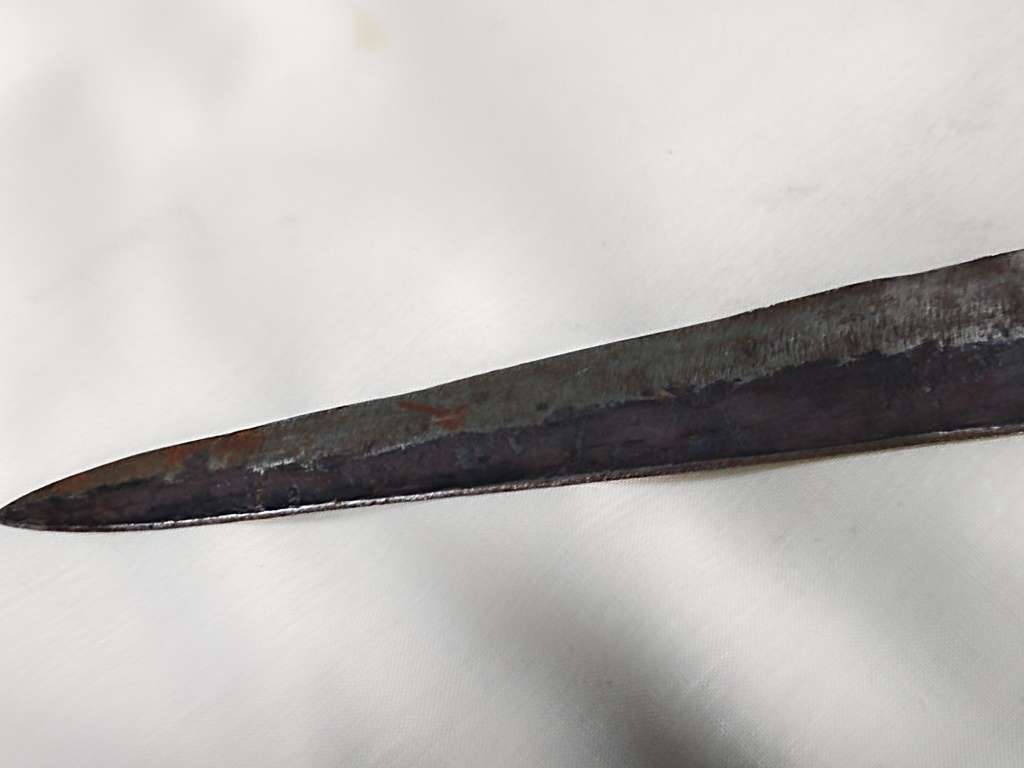 Ovambo Dagger with sheaf