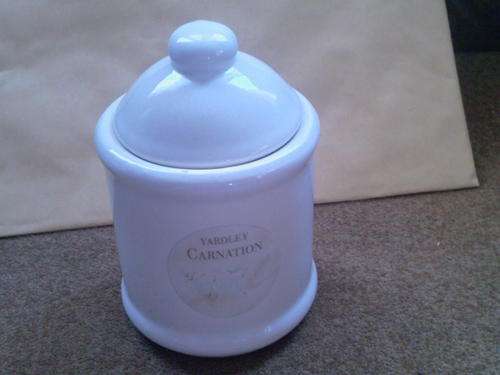 YARDLEY BATH SALTS HOLDER