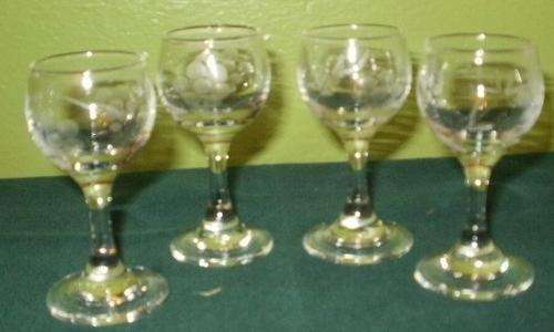 SHERRY GLASSES WITH GRAPER PATTERN (SET X4)