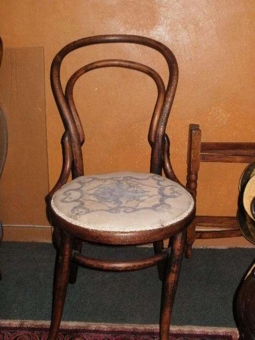 CIRCA 1890 BENTWOOD CHAIR
