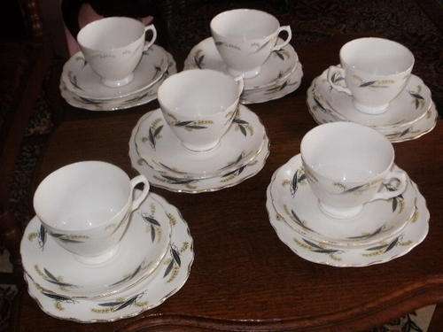 BONE CHINA ROYAL VALE SIX TRIOS