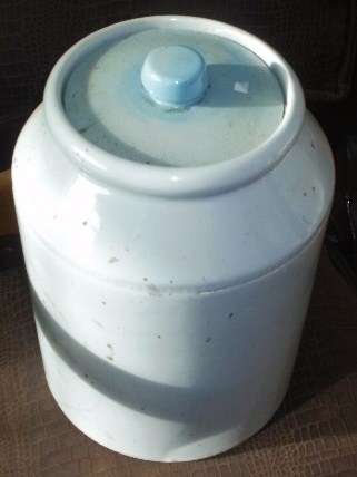 EARTHENWARE JAR = BLUE