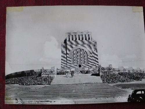 OLD POSTCARD **VOORTREKKER MONUMENT** BLACK & WHITE
