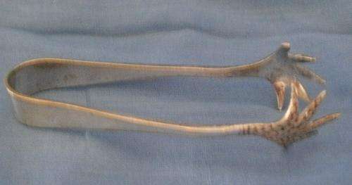 EPNS CLAW SUGAR TONG
