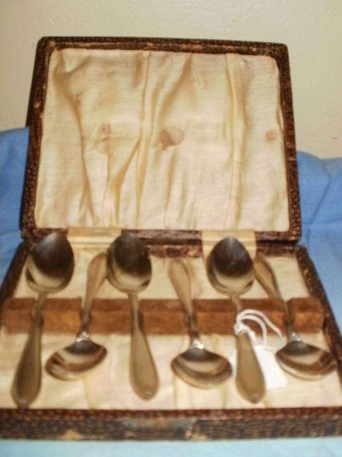 BOXED SET OF EPNS TEA SPOONS