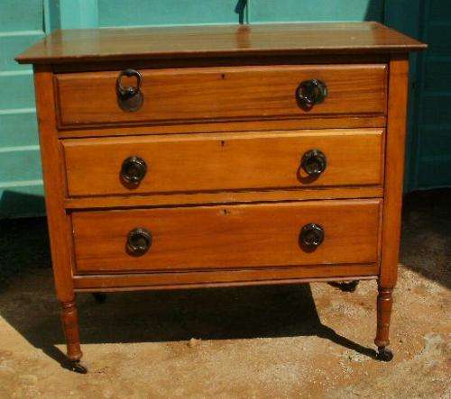 SATINWOOD CHEST OF DRAWERS