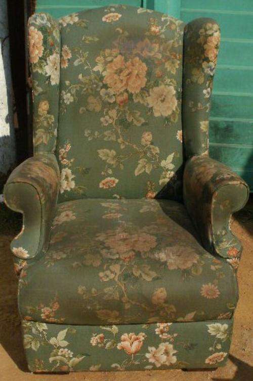 WINGBACK ROCKING CHAIR