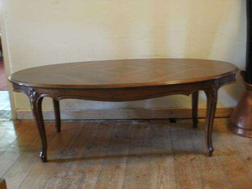 ***Mid January Special***STUNNING CENTER PIECE TABLE