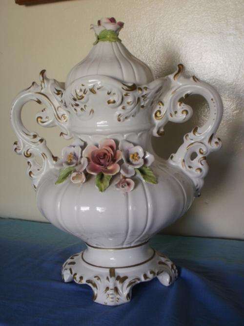 ***NEW YEARS SPECIAL*** CAPODIMONTE LARGE URN