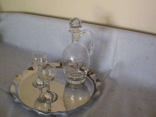 SMALL SHERRY DECANTER WITH GLASSES FOR YOUR GUEST HOUSE/VISITORS